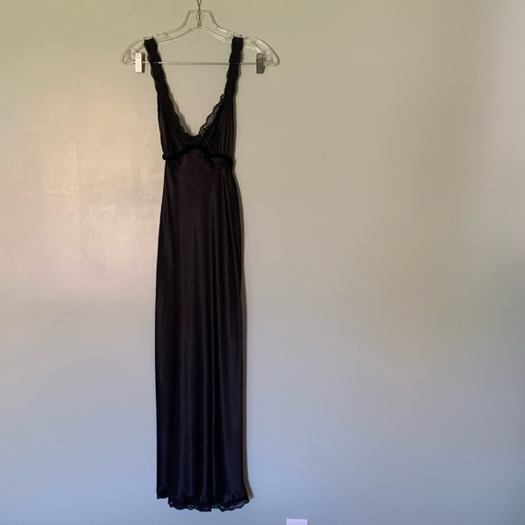 Jacalyn Bennet long black night gown with lace and velvet trim - Picture 2 of 7
